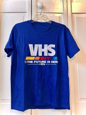 Vintage 1974 VHS Logo The Future Is Here Royal Blue, Men’s Throwback T-Shirt M